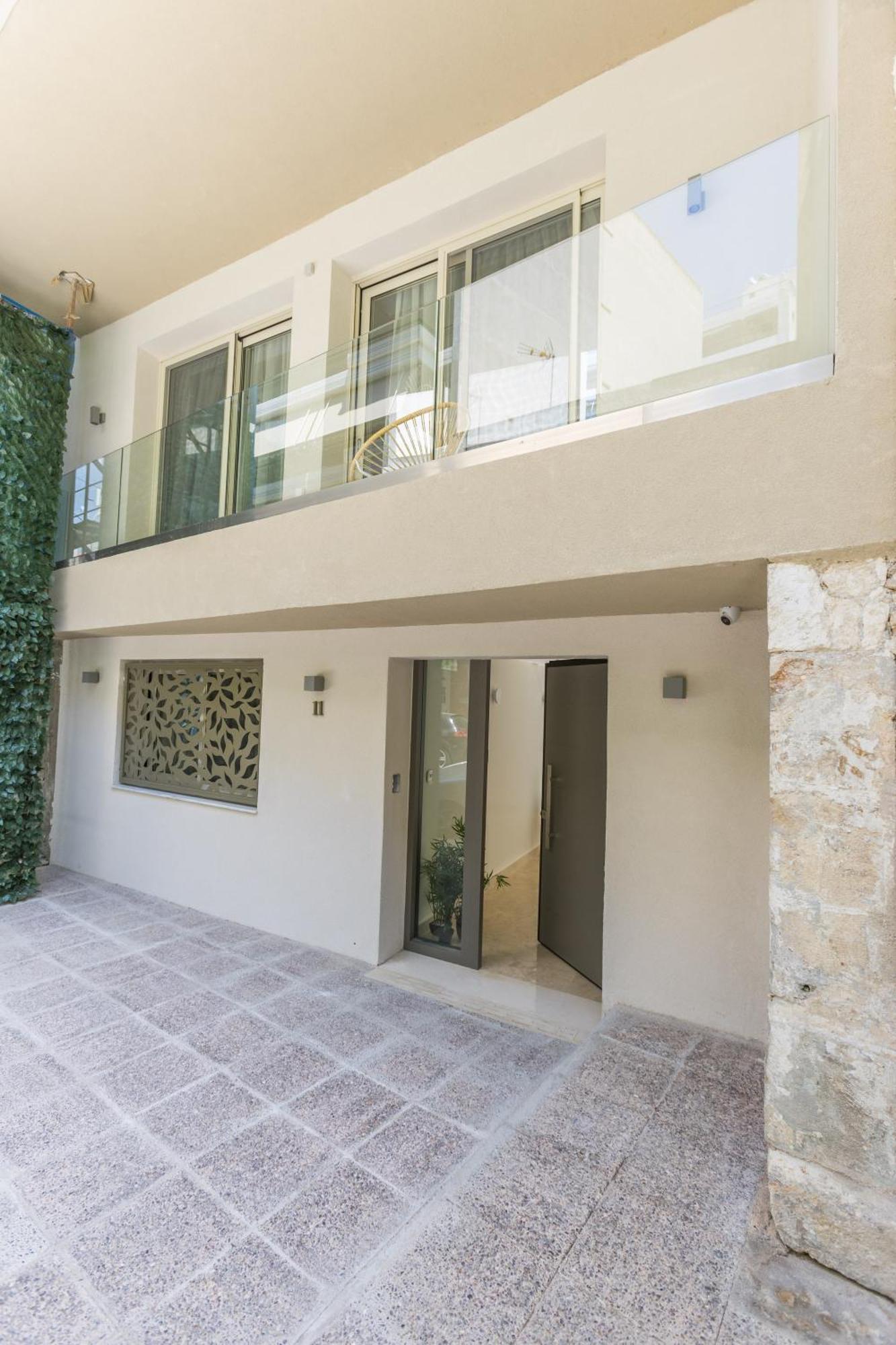 The Mediterranean Suites Пирей Экстерьер фото