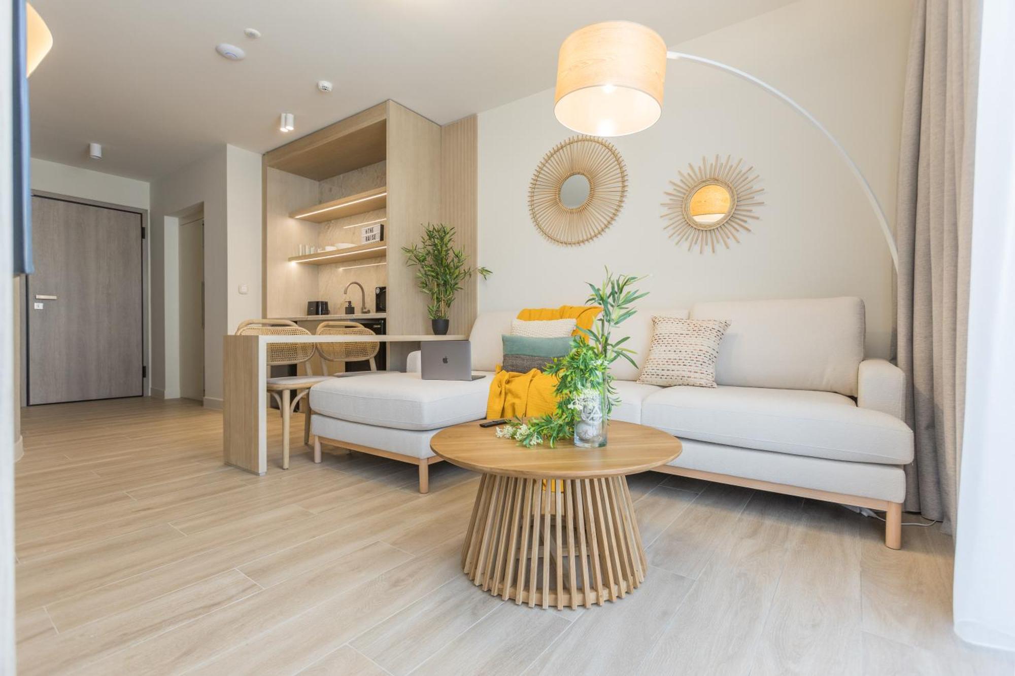 The Mediterranean Suites Пирей Экстерьер фото