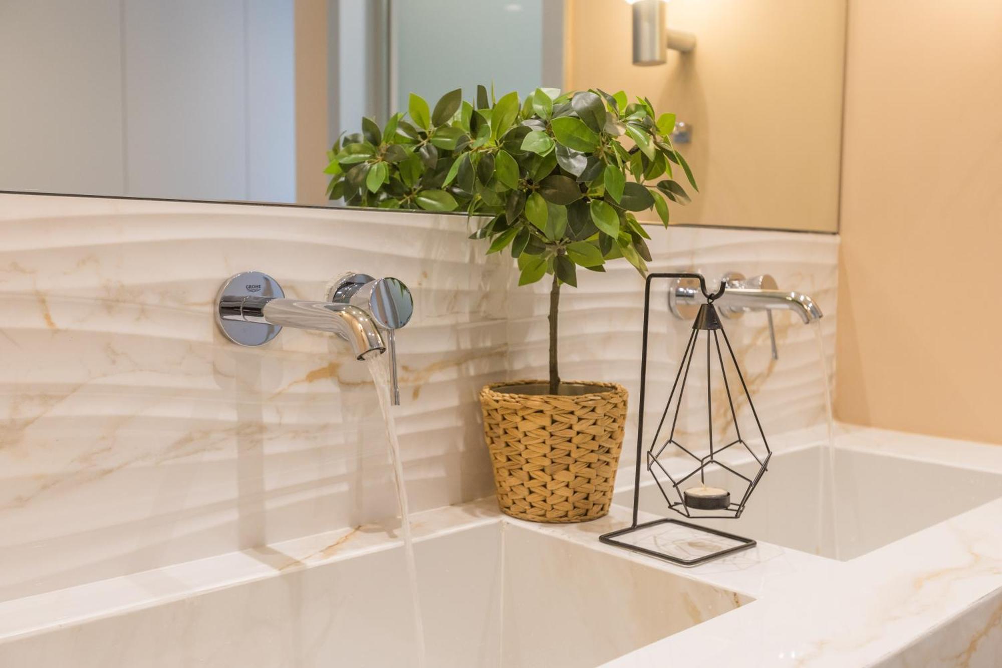 The Mediterranean Suites Пирей Экстерьер фото
