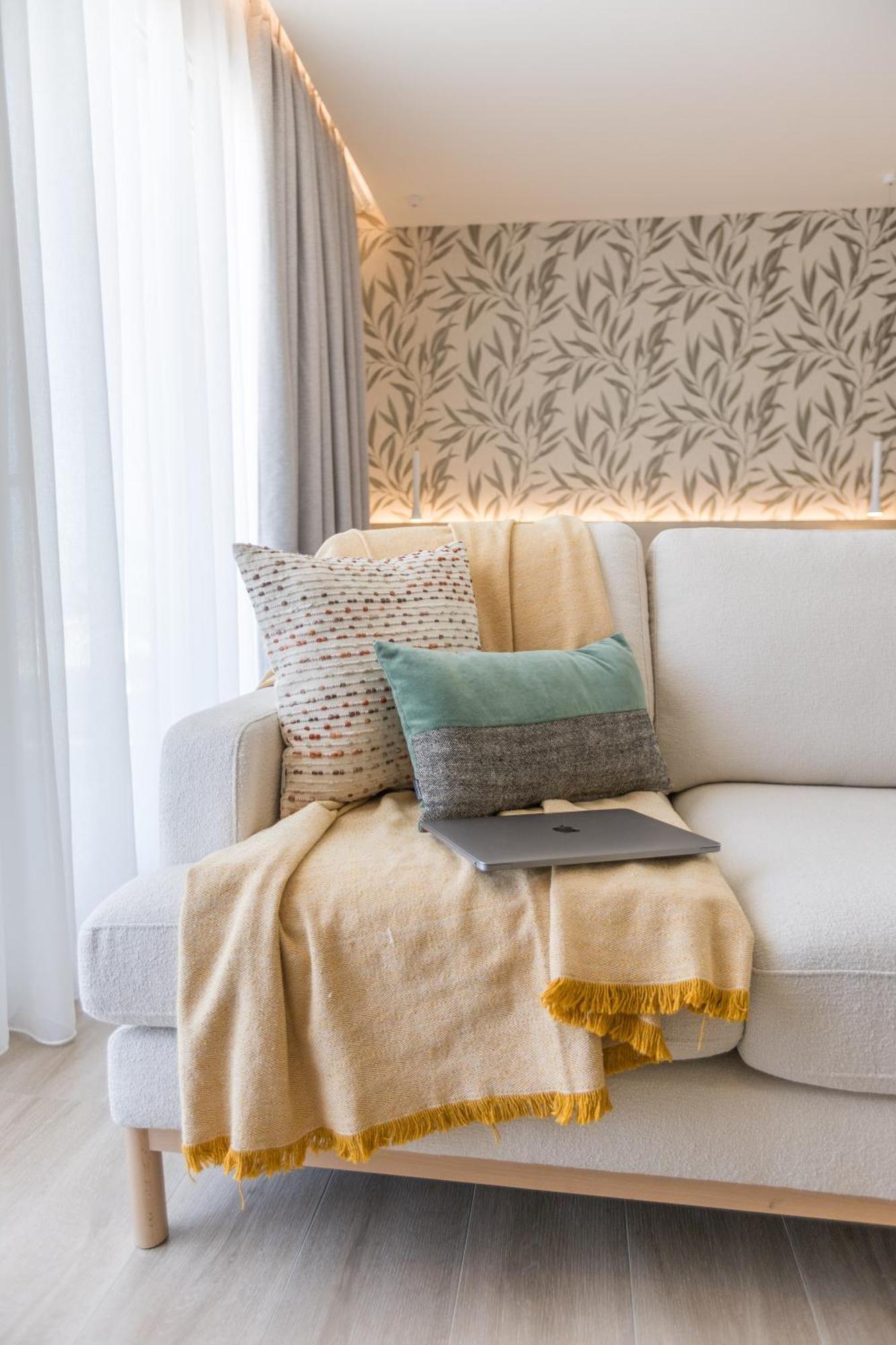 The Mediterranean Suites Пирей Экстерьер фото