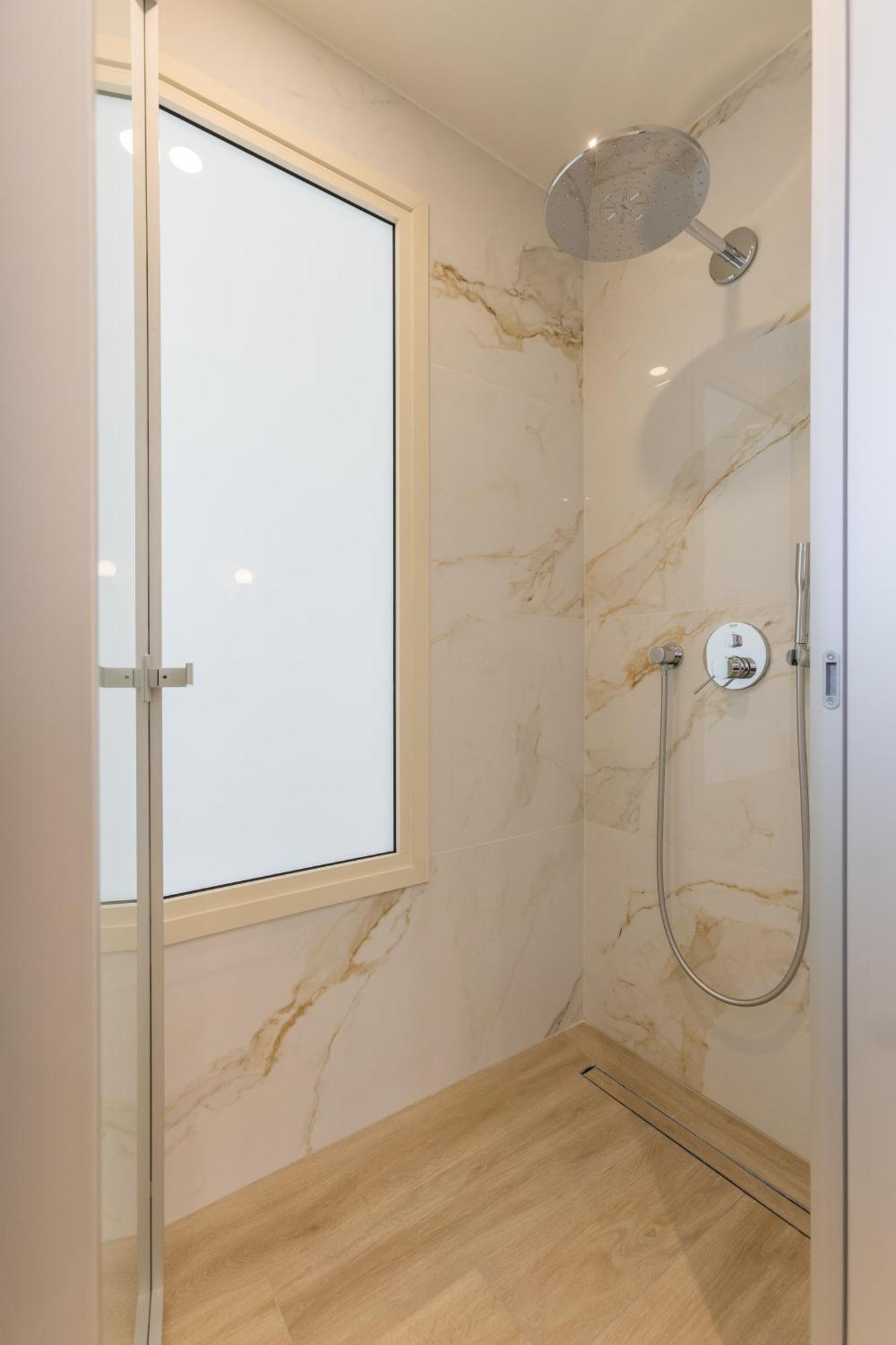 The Mediterranean Suites Пирей Экстерьер фото