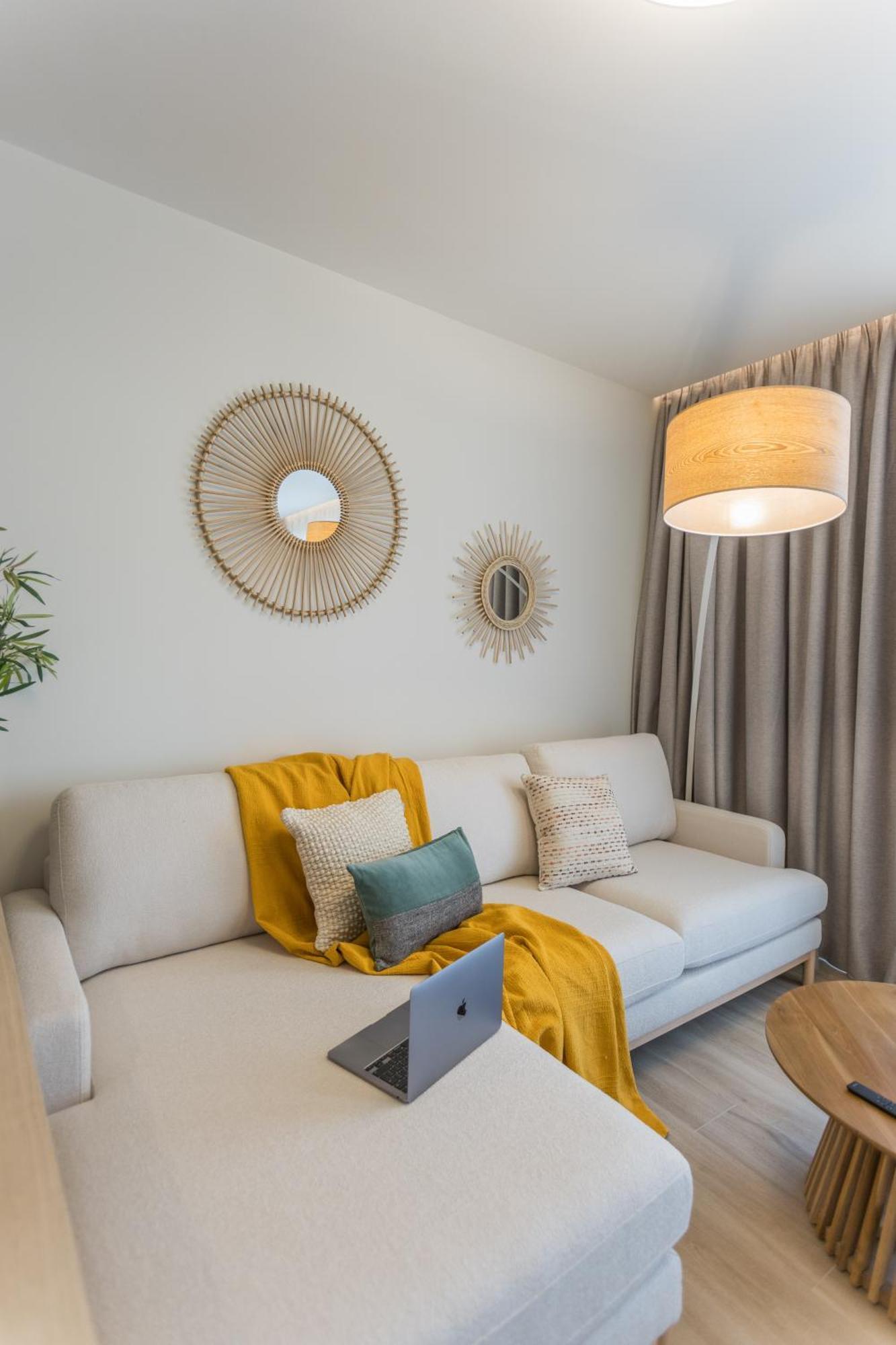 The Mediterranean Suites Пирей Экстерьер фото