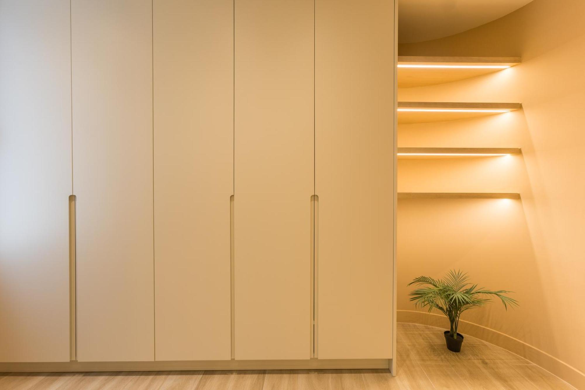 The Mediterranean Suites Пирей Экстерьер фото