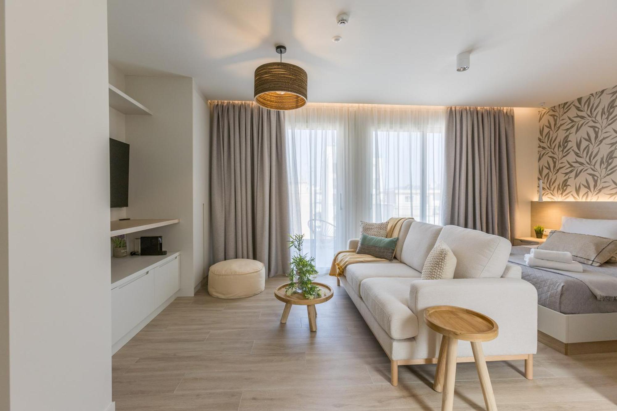 The Mediterranean Suites Пирей Экстерьер фото