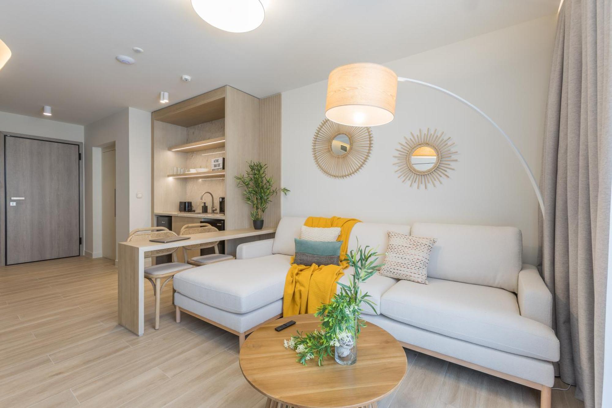 The Mediterranean Suites Пирей Экстерьер фото