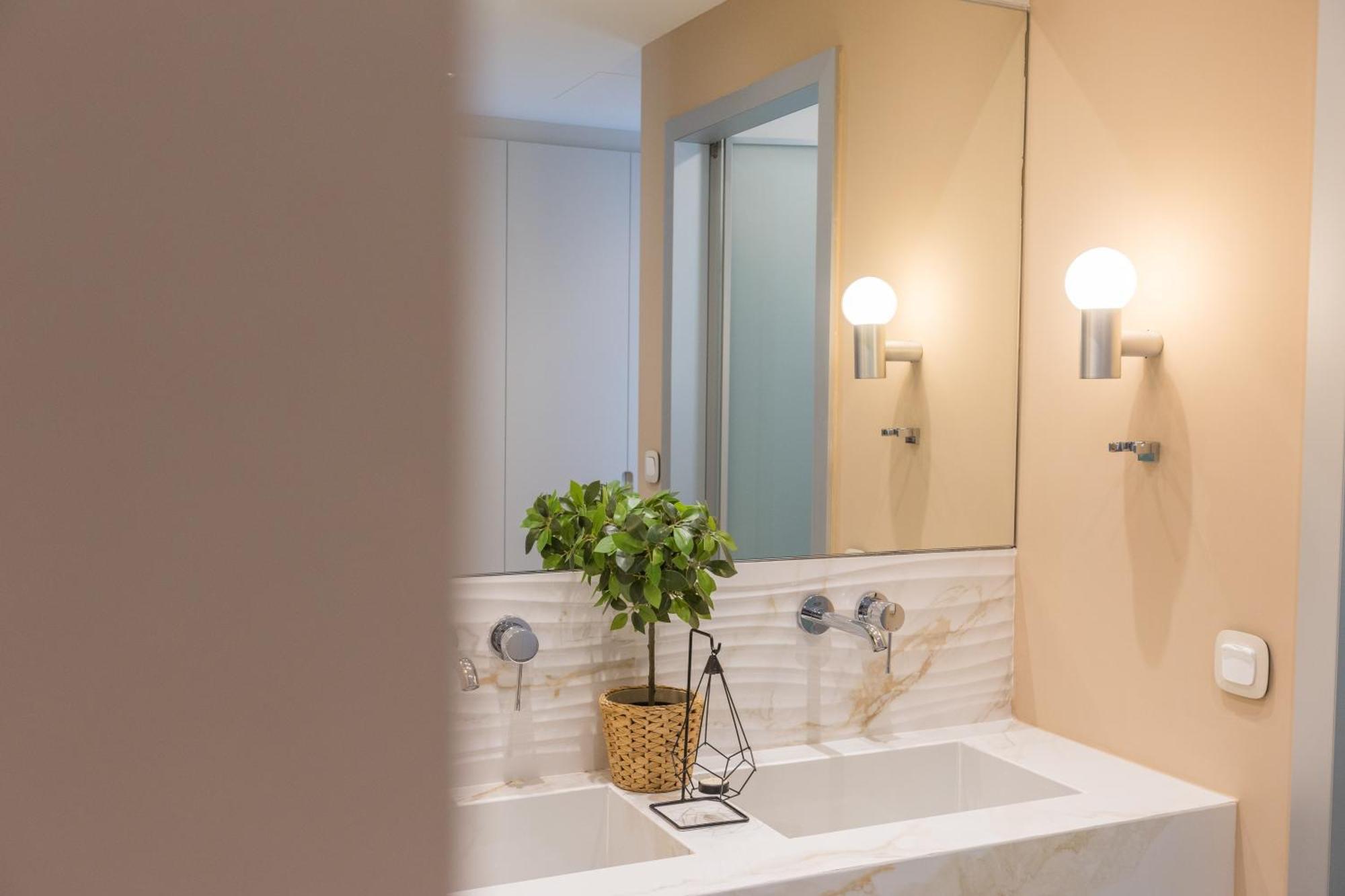 The Mediterranean Suites Пирей Экстерьер фото